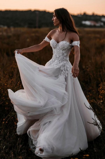 Elegant Off-the-Shoulder Sweetheart Appliques Lace Backless A-Line Tulle Wedding Dress