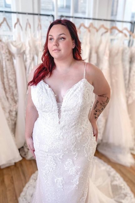 Stunning Appliques Lace Spaghetti Straps Long Mermaid Backless Wedding Dress