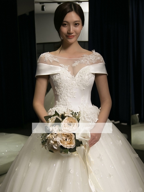 Train Puffy Exquisite Cathedral Scoop Lace-Applique Cap-Sleeves Wedding Dresses