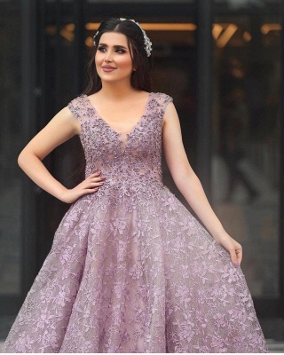 Elegant Wide Straps Deep V-neck Floral Lace A-Line Ruffles Evening Prom Dress_2