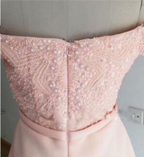 Glamorous Off-The-Shoulder Pearls Pink Mermaid Prom Dresses_4