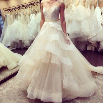 A-line Wedding Dresses Lace Top Layers Tulle Floor Length Vintage Bridal Gowns_1